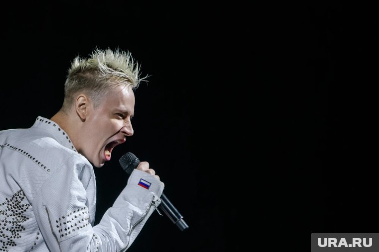 Поющий про товарища Ким Чен Ына Shaman попал на видео