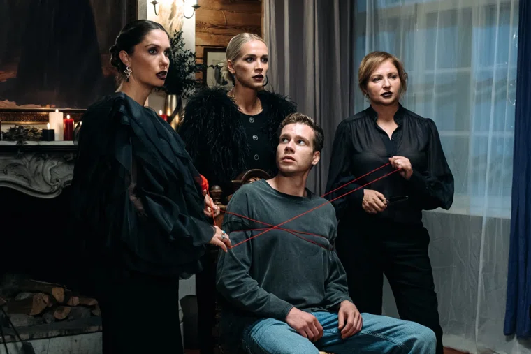 Первые зрители называют сериал легким, веселым и атмосферным