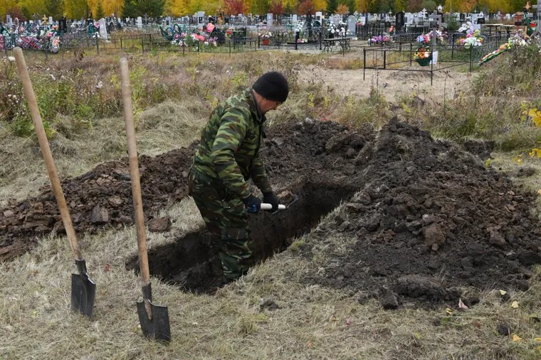 Прощание с Иваном Катлинских в селе Бердюжье. Тюменская область