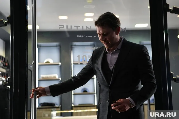 Дмитрий Шишкин считает, что производить одежду под брендом Путина — большая ответственность