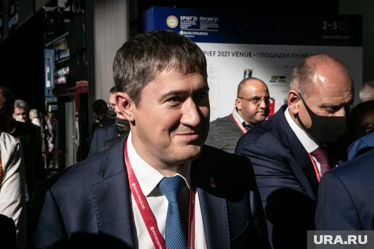 Дмитрий Махонин в Кремле вытянул письма с детскими желаниями (архивное фото)