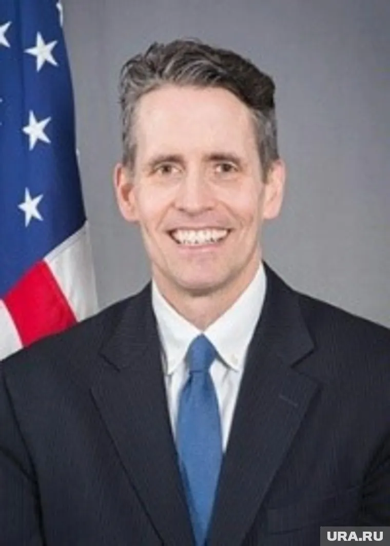 Ранее дипломата уже высылали из России