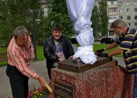 В Тобольске осквернили первый в России памятник погибшим журналистам