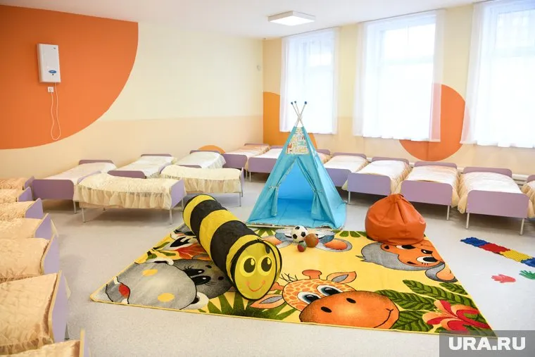 Камшилов отмечает, что детский сад в Введенском не работает два месяца после торжественного открытия