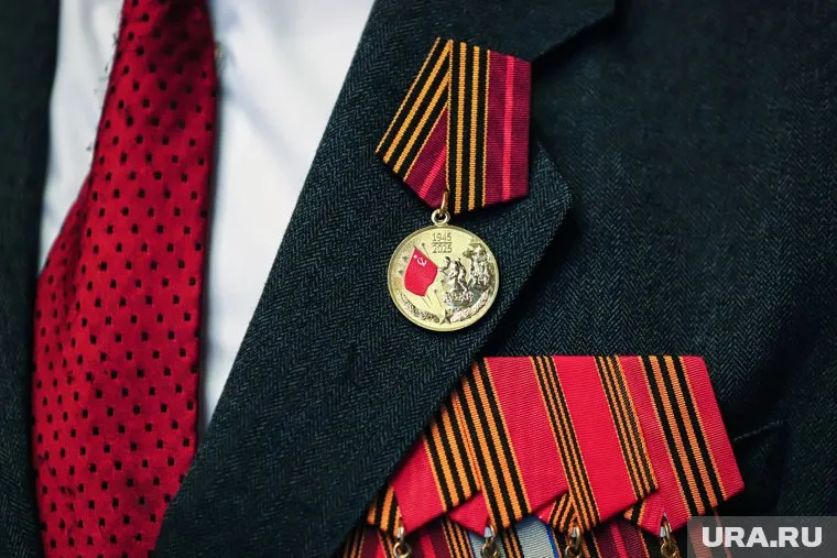 Медали в честь 80-летия Победы вручили 11 ветеранам Надымского района
