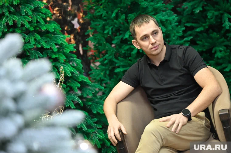 Андрей Любов занимается продаже искусственных елей с 2018 года