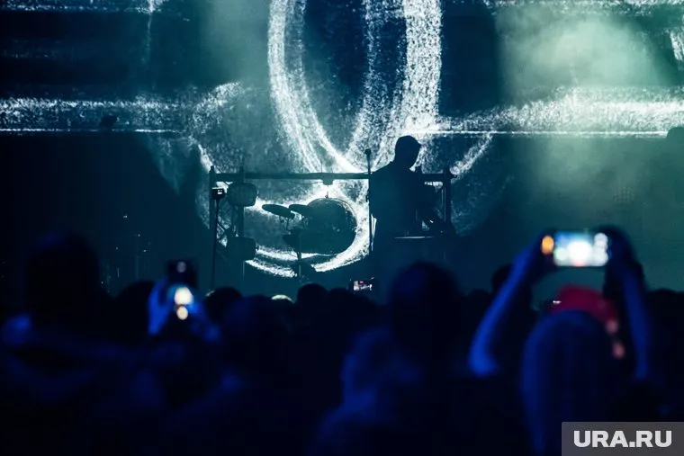 На шоу у Малахова выступил курганский исполнитель