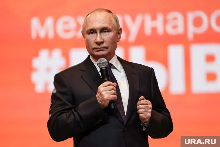 Владимир Путин заставил замолчать Елену Илюхину во время звучания гимна