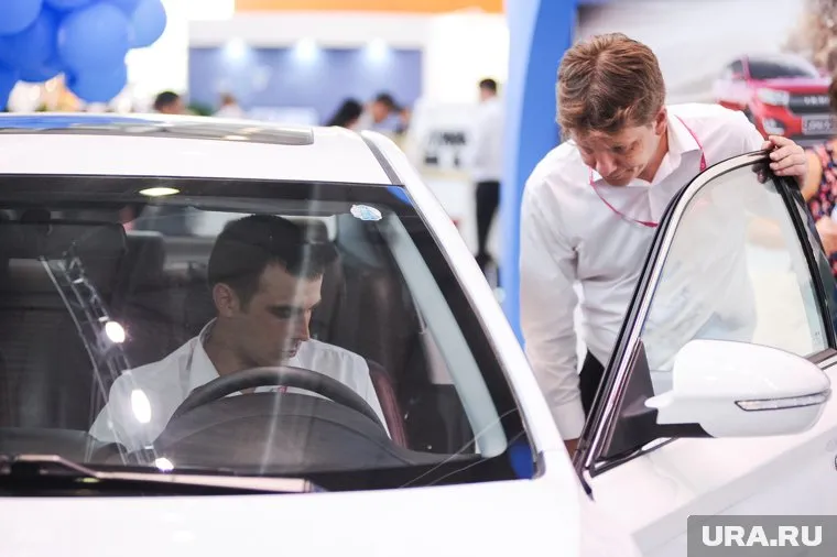 В Кургане клиенту автосалона продали электронную книгу за 114 тысяч рублей