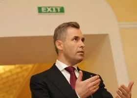 Родители просят Кремль не увольнять Павла Астахова