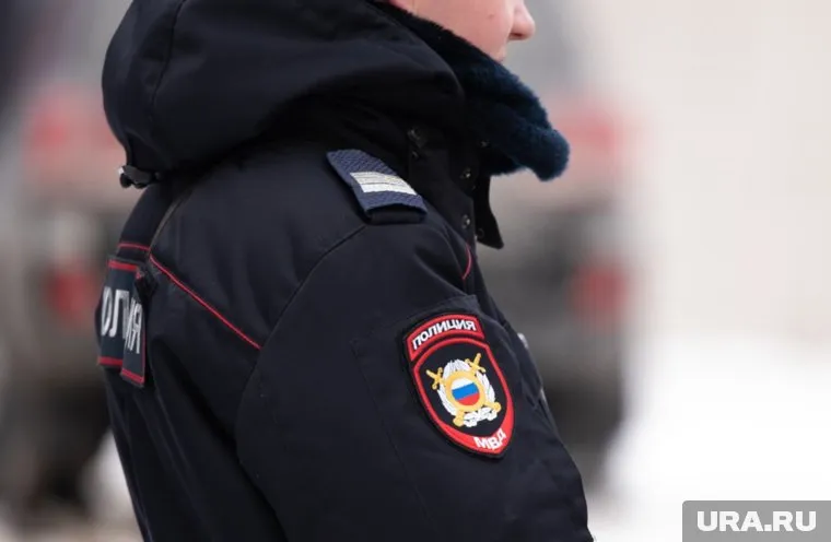 О краже полицейским сообщили сотрудники администрации