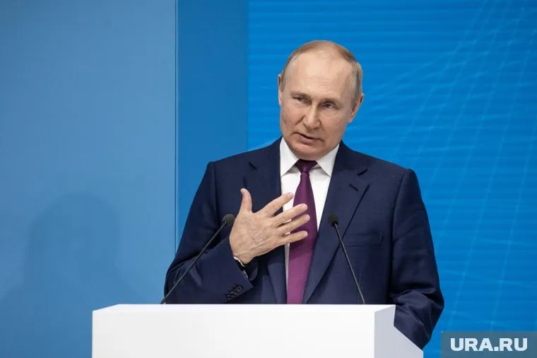 Владимир Путин похвалил росгвардейцев в их праздник