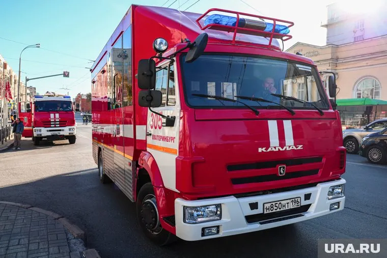 На месте работают пожарные (архивное фото)