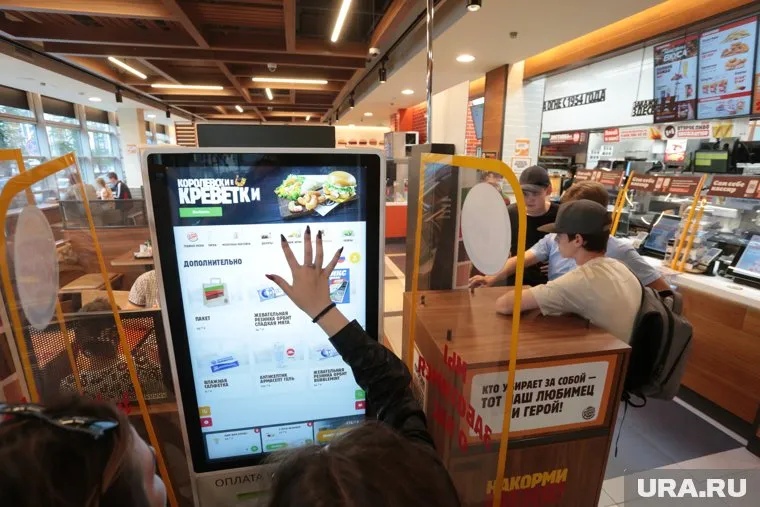 После жалобы жителю Тобольска вернули деньги за некачественную еду