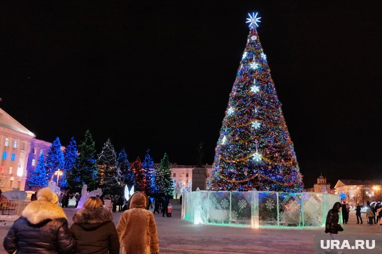 Власти Кургана рассказали о подготовке праздничных площадок к Новому году