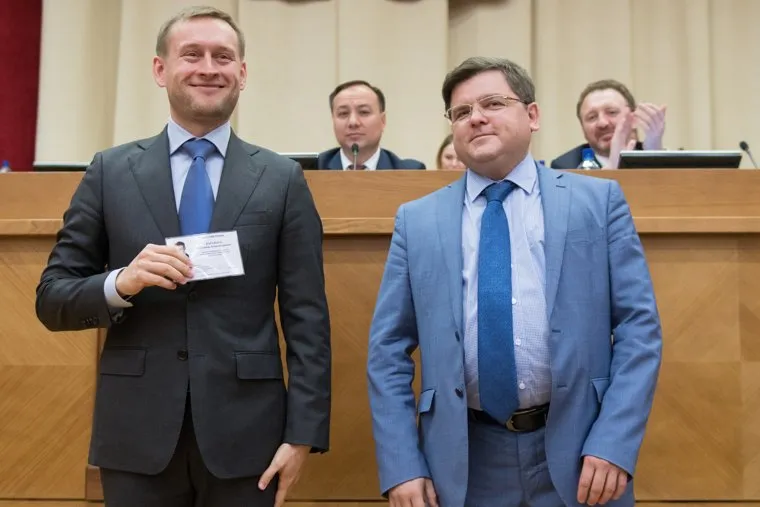 Вручение мандатов депутатам седьмого созыва Екатеринбургской городской Думы. Екатеринбург