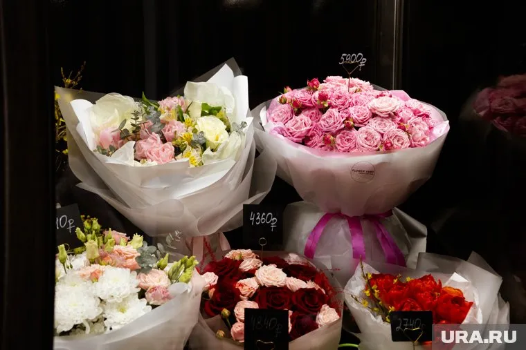 Мошенники обманули жительницу Шадринска под видом доставки цветов