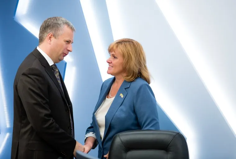 Внеочередное заседание Думы города. Сургут, красноярова надежда