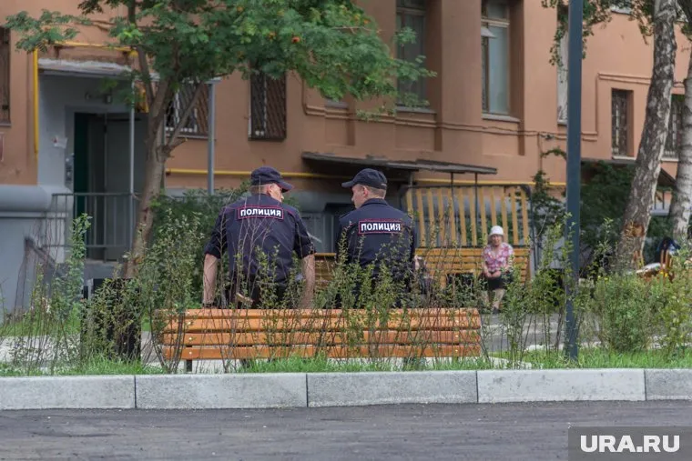 В канун визита Владимира Путина в Магнитогорск возле печально знаменитого дома дежурит полиция