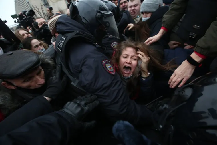Несанкционированный митинг в поддержку Алексея Навального. Москва