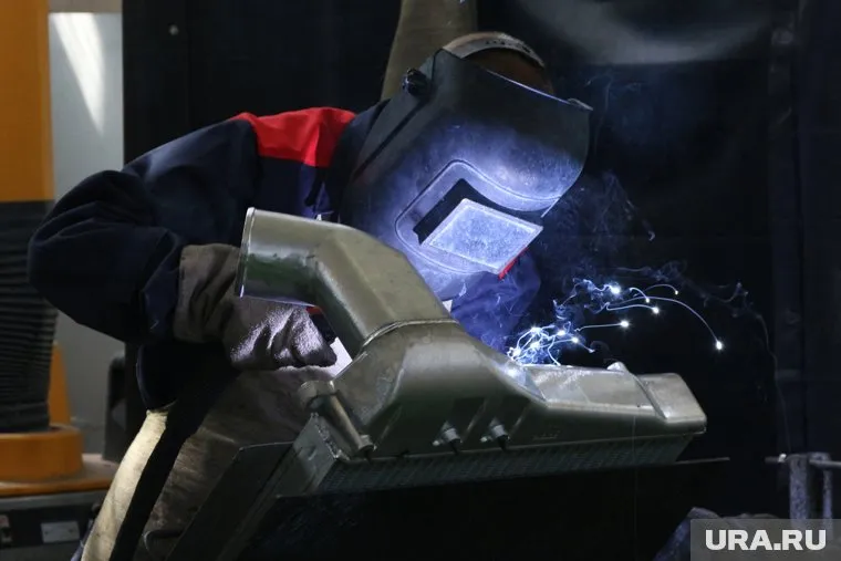 Рабочих обещают бесплатно обеспечить жильем и спецодеждой