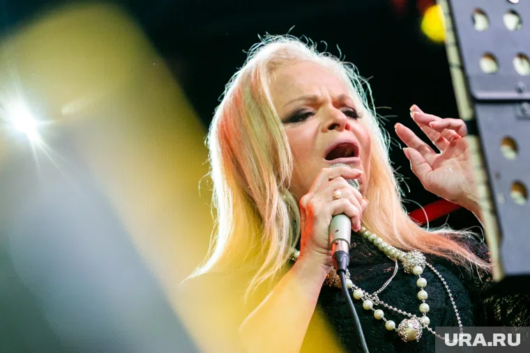 Ларису Долину выселяют с московской квартиры без её присутствия