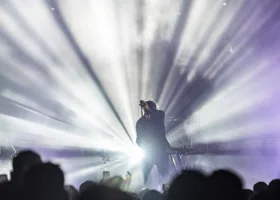 Челябинцы раскупили билеты на концерт молодого певца Akmal