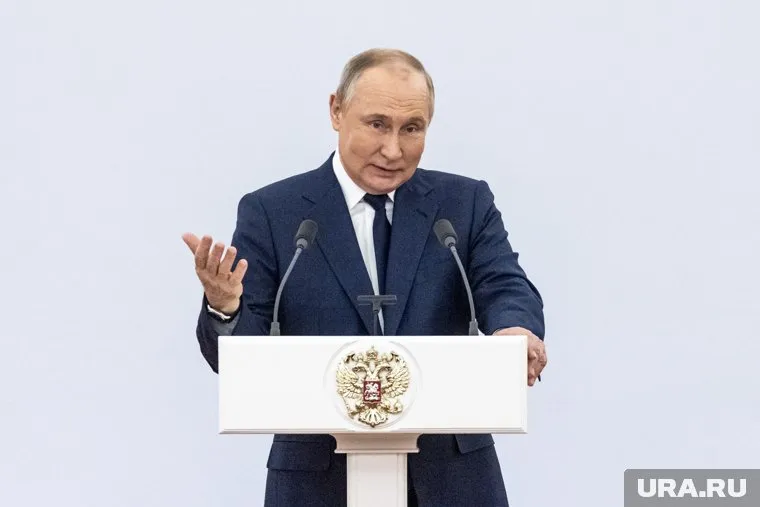 Коммунальная инфраструктура давно нуждается в обновлении, уточнил Владимир Путин