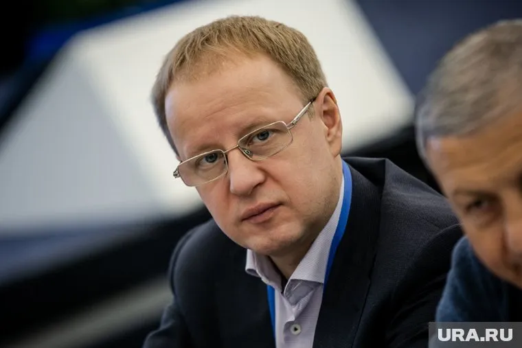 Томенко начал работать дистанционно