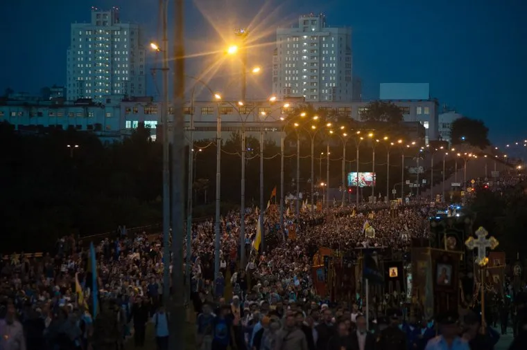 Крестный ход, приуроченный к 100-летию со дня убийства царской семьи. Екатеринбург , крестный ход