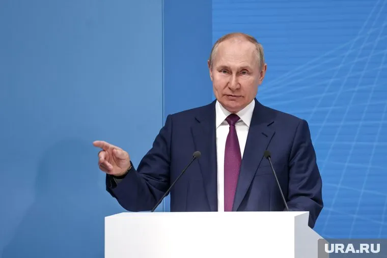 Антироссийский анклав на Украине угрожает России, заявил Владимир Путин