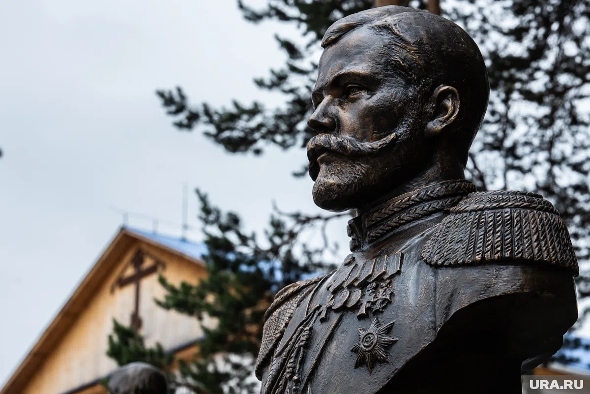 На Украине вскоре уберут все объекты из публичного пространства, связанные с монархом