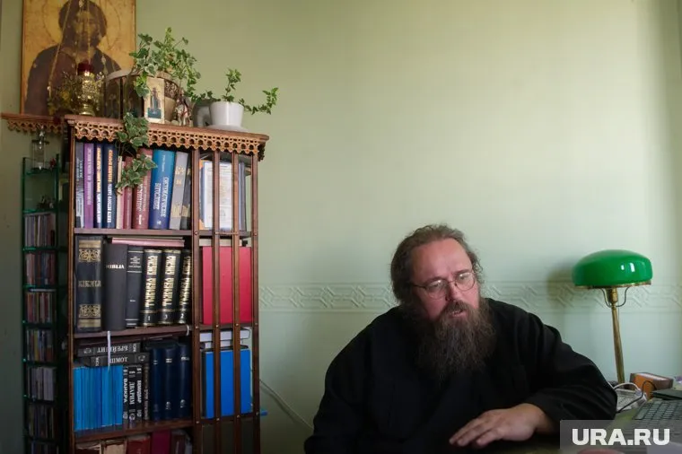 Андрей Кураев заявил о переезде в Прагу