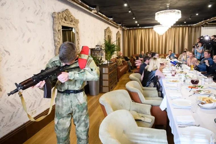 Пресс-конференция Дмитрия Ионина по стрельбе в Камышлове. Екатеринбург