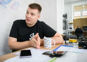 Создатель свердловских дронов «Заноза», за которыми встают в очередь, получил награду