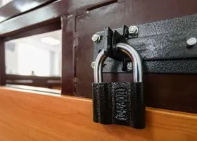 Суд оставил под арестом продюсера Baza Лукьянову