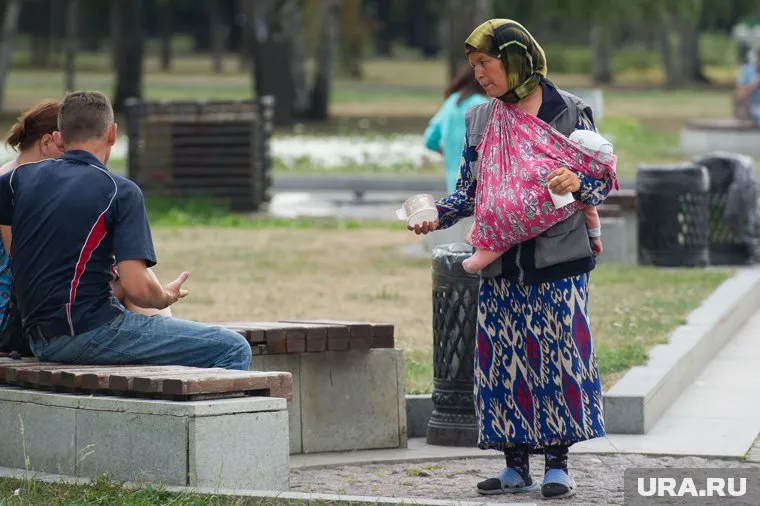 За 2021 год число бедных россиян снизилось на 3 млн человек, сообщили в Росстате