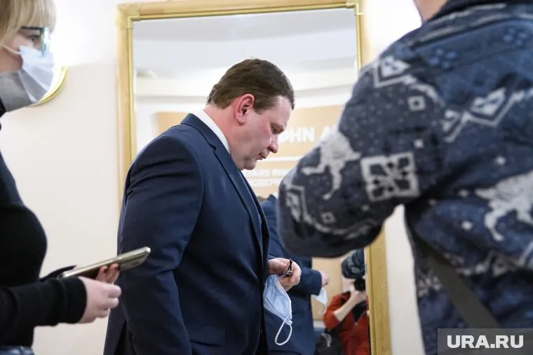 Топ-чиновники уверены: Дмитрий Ноженко перекладывает на них ответственность (позиция самого вице-мэра, впрочем, пока неизвестна)