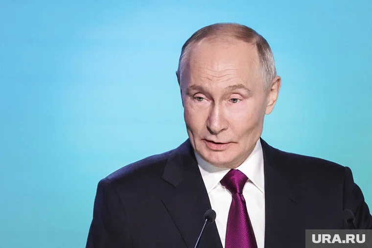 Владимир Путин провел встречу с командованием армии ВС РФ