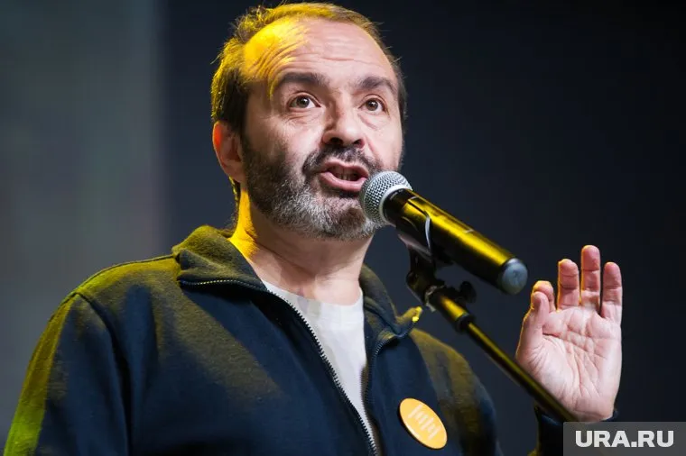Шендерович уехал из РФ, после того, как его признали иноагентом