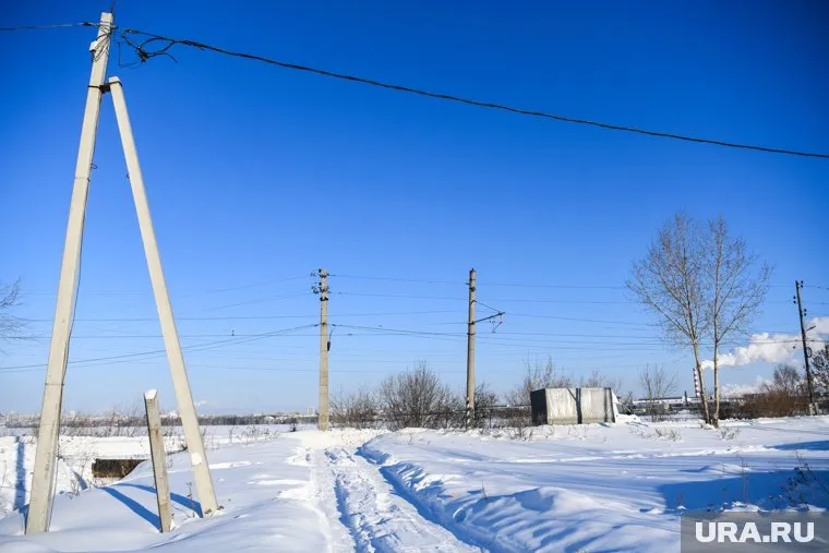 Нарушитель сбил столб освещения и скрылся