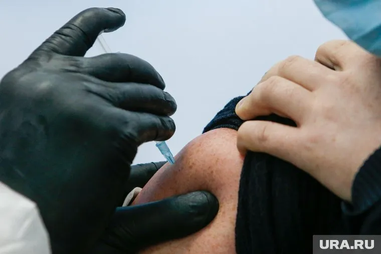 Вакцинация нужна, чтобы избежать летальных исходов, сказал Андрей Поздняков