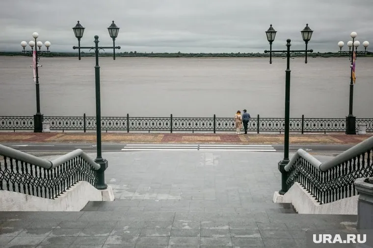 В ХМАО продолжаются споры о состоянии набережной Лянтора