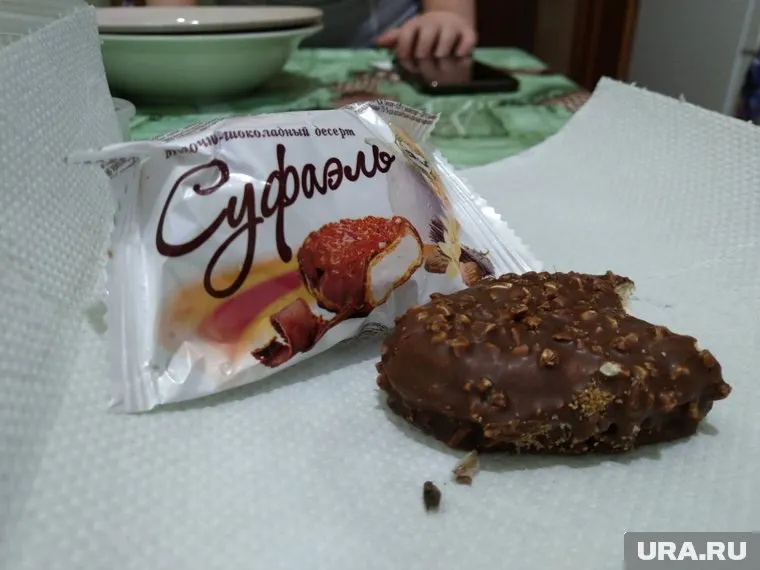 Главным сюрпризом для ребенка стало наличие насекомого в сладком десерте