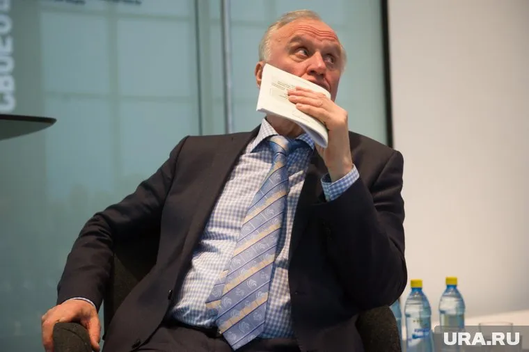 УрФУ планирует увековечить память о Геннадии Бурбулисе