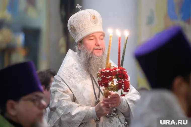 В ночь на 20 апреля Евгения Кульберг провел праздничную службу 