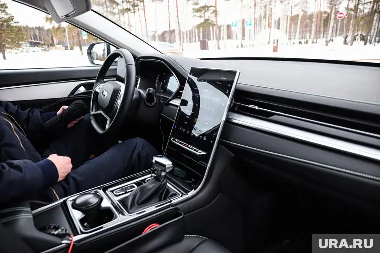 Таксистов могут обязать пересесть на отечественные авто такие, как "Москвич" и "АвтоВАЗ"