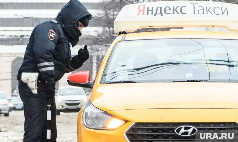 Для мигрантов продлили запрет на работу водителями такси