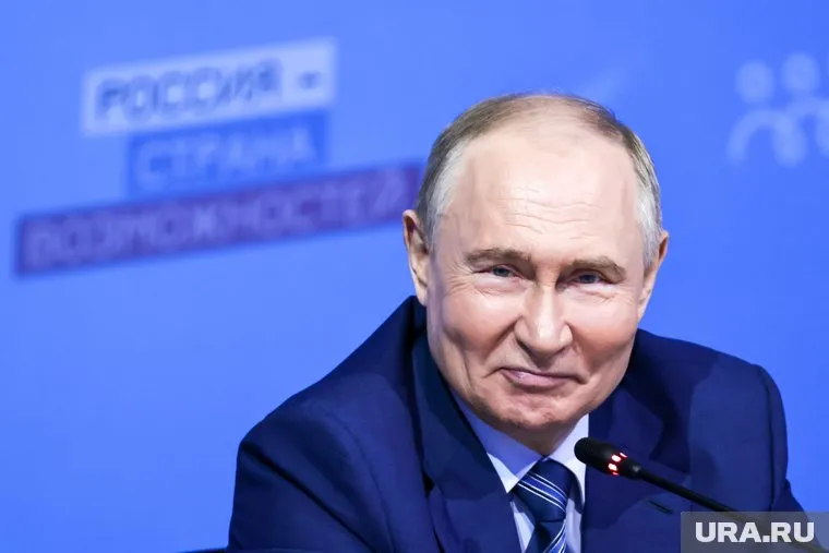 Путин пожелал благополучия Лукашенко в честь его дня рождения