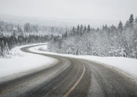 На трассах ХМАО вводятся ограничения из-за ледяного дождя